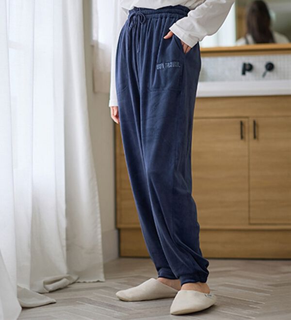 LAVIENNE（ラヴィエンヌ）の「まるで毛布！吸湿発熱ジョガーパンツ（その他パンツ）」｜詳細画像