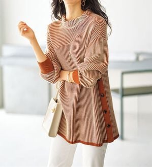 BELLUNA（ベルーナ）の「ボタン使いストライプジャカード切替ニットチュニック（チュニック）」｜テラコッタ