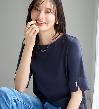 alotta（アロッタ）の「【８分袖新登場！】柔らか綿混素材パール調ボタンＴシャツ（カットソー）」