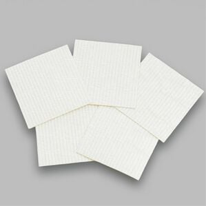 iellio（イエリオ）の「吸着すべり止めシート５枚入り（その他日用品・趣味雑貨）」｜ホワイト