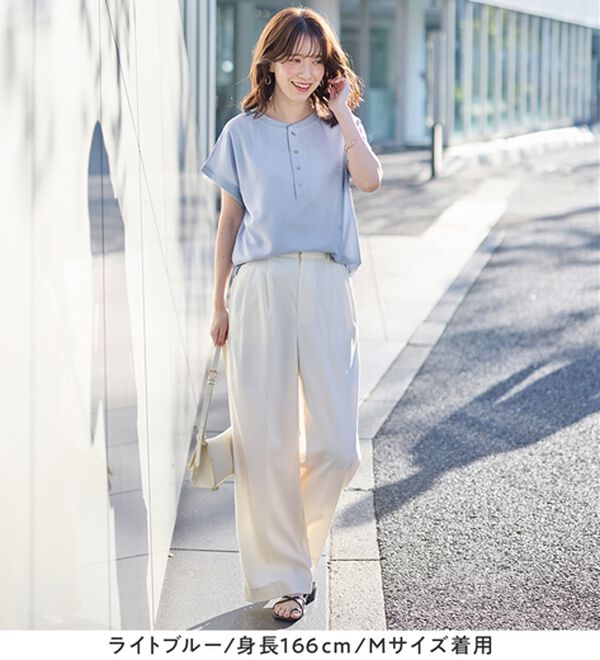 Viola e Viola（ヴィオラ エ ヴィオラ）の「さらさらＥＡＳＹ　前後２ＷＡＹヘンリーネックＴブラウス（ブラウス）」｜詳細画像