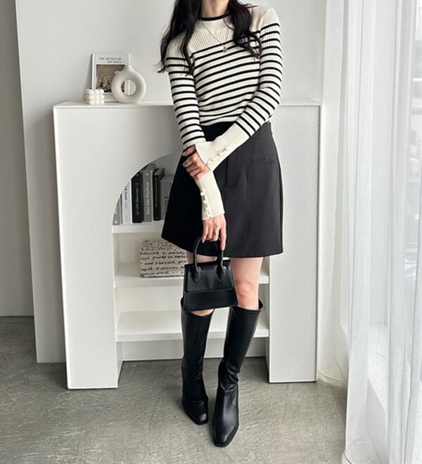 GeeRA（ジーラ）の「配色デザインくるみボタン付リブニット（ニット・セーター）」｜詳細画像