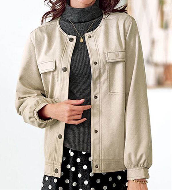 BELLUNA（ベルーナ）の「配色ステッチ使いスエード調ジャケット（ブルゾン）」｜アイボリー系