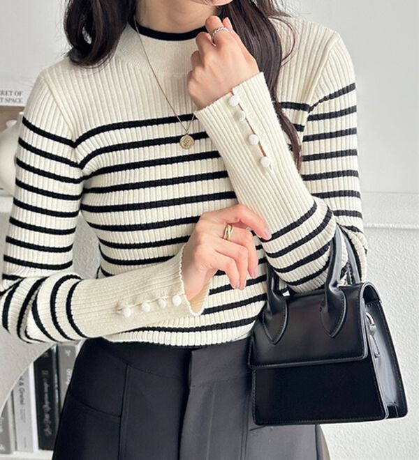 GeeRA（ジーラ）の「配色デザインくるみボタン付リブニット（ニット・セーター）」｜詳細画像