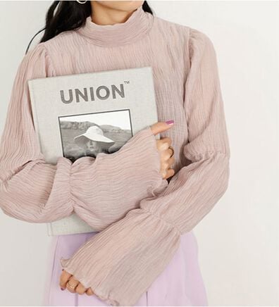 GeeRA（ジーラ）の「ティアードバルーン袖ブラウス（ブラウス）」