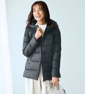 BELLUNA（ベルーナ）の「【ＦｕｗａｉｒＬｉｇｈｔ】フードデザイン軽量ダウンジャケット（ダウンコート・ジャケット・ベスト）」｜ブラック