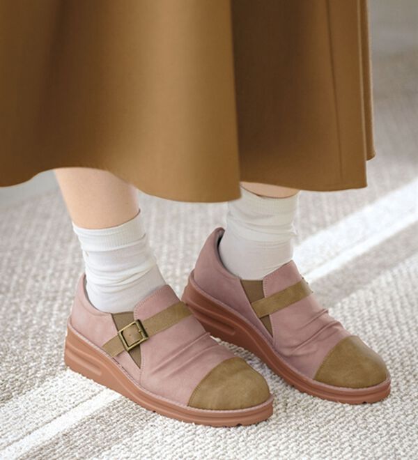 ルフラン（ルフラン）の「サッと履けるはっ水４Ｅ配色ベルトシューズ（フラットシューズ）」｜詳細画像