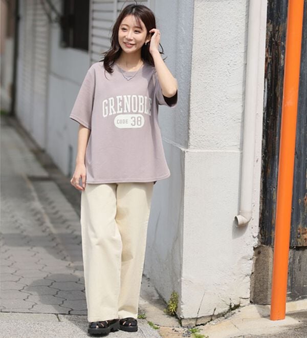 A HAPPY MARILYN（アハッピーマリリン）の「【Ｍ～８Ｌ】【接触冷感・ＵＶ対策】カレッジプリント裾ラウンドＴシャツ（Tシャツ）」｜詳細画像