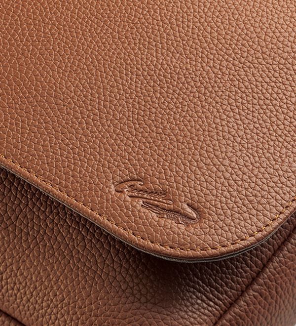 「＜クロコダイル＞レザーフラップショルダー（メンズショルダーバッグ）」｜詳細画像