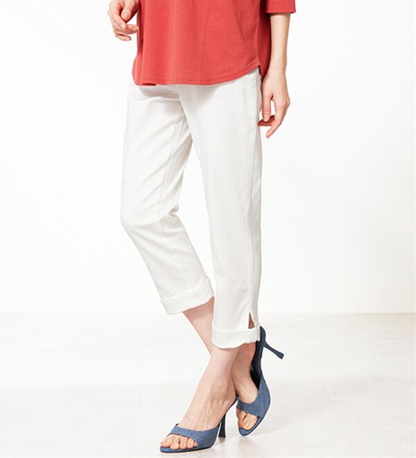 BELLUNA（ベルーナ）の「ヒンヤリ&times;サラリ速乾！綿サテンストレッチ裾リボンクロップドパンツ（クロップドパンツ）」｜オフ白