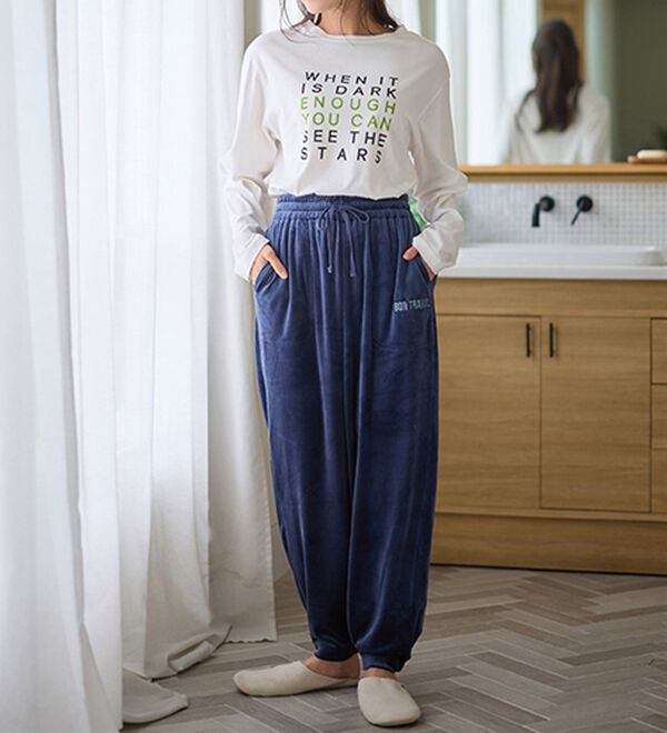 LAVIENNE（ラヴィエンヌ）の「まるで毛布！吸湿発熱ジョガーパンツ（その他パンツ）」｜詳細画像