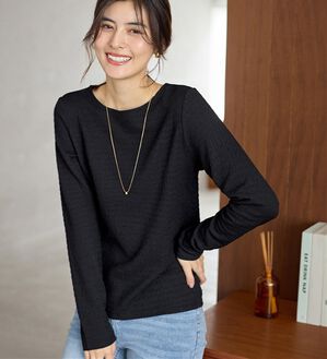 Viola e Viola（ヴィオラ エ ヴィオラ）の「立体ジャカードシンプルロンＴ（カットソー）」｜ブラック