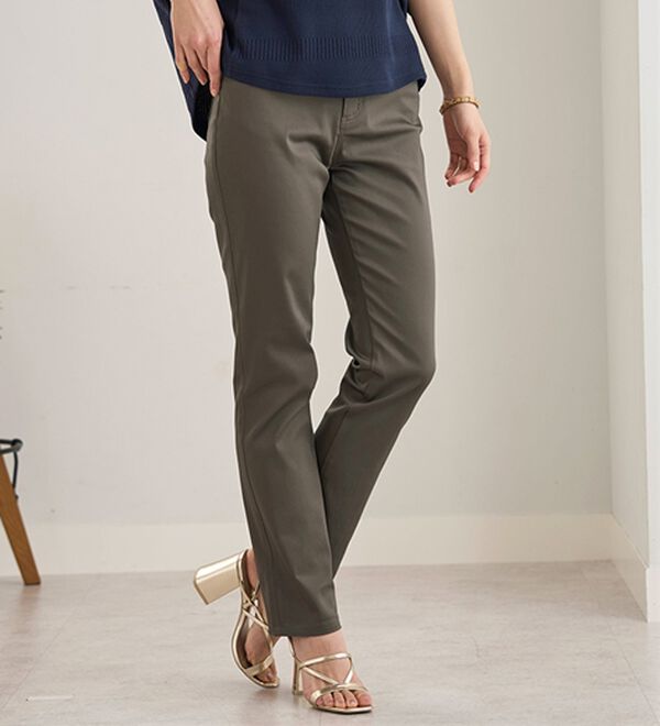 BELLUNA（ベルーナ）の「サラリ速乾！綿サテンストレッチカラーパンツ（フルレングスパンツ）」｜詳細画像