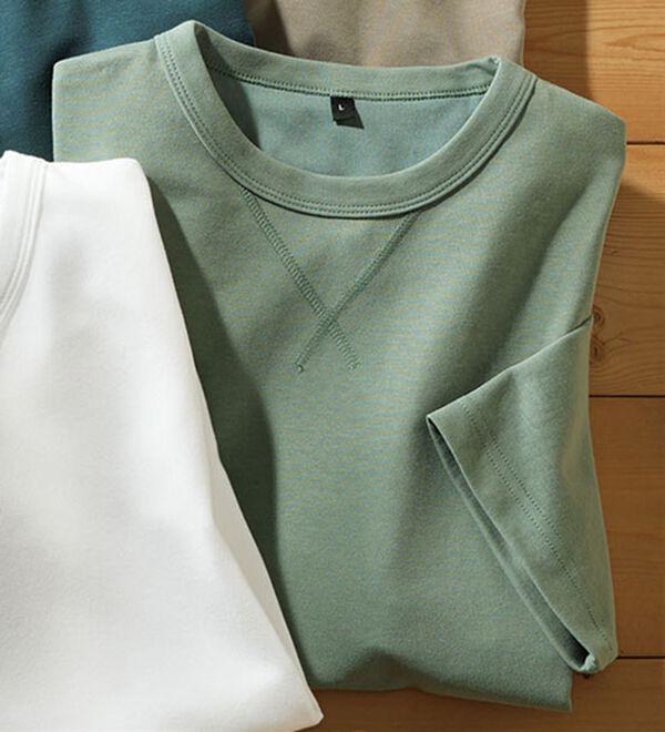 「＜シンプル＆プラス＞長く着られるライトトレーナー（メンズＴシャツ）」｜セージ