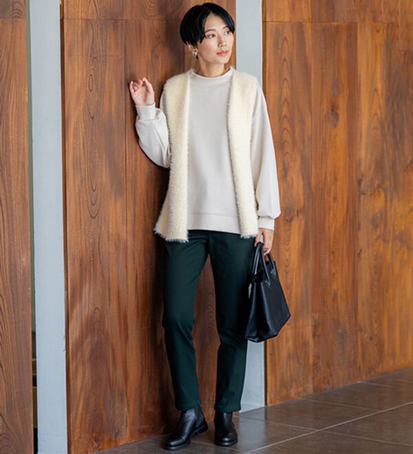 BELLUNA（ベルーナ）の「静電防止！蓄熱綿サテンストレッチカラーパンツ（フルレングスパンツ）」｜詳細画像