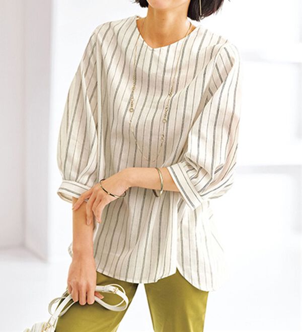 BELLUNA（ベルーナ）の「機能付リネン混バックボタンブラウス（ブラウス）」｜オフ白系ストライプ