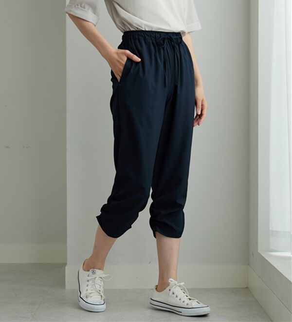 BELLUNA（ベルーナ）の「【接触冷感/UVカット/吸水速乾/軽量】ヒンヤリ＆速乾！裾くしゅクロップドパンツ（クロップドパンツ）」｜詳細画像