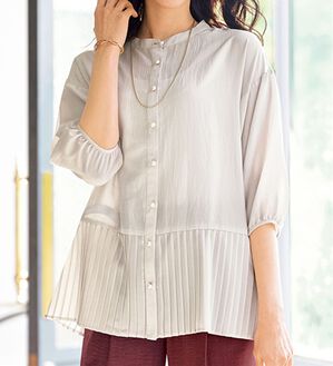 BELLUNA（ベルーナ）の「裾プリーツ切替パールボタンブラウス（ブラウス）」｜アイスグレー