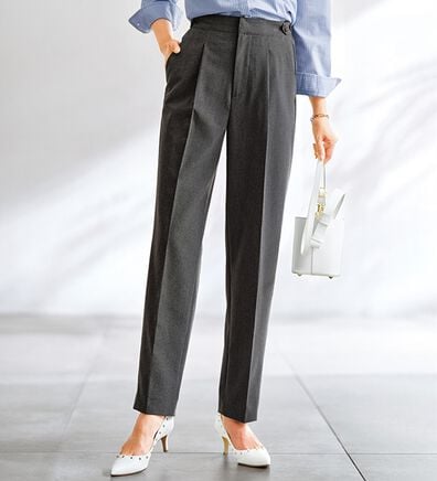 BELLUNA（ベルーナ）の「こっそりおなかがラクラク！ボタン使いウエスト調整テーパードパンツ（テーパードパンツ）」