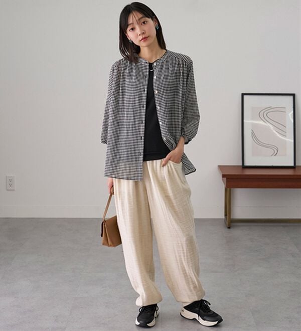 BELLUNA（ベルーナ）の「綿麻ダブルガーゼポッケギャザーパンツ（フルレングスパンツ）」｜詳細画像
