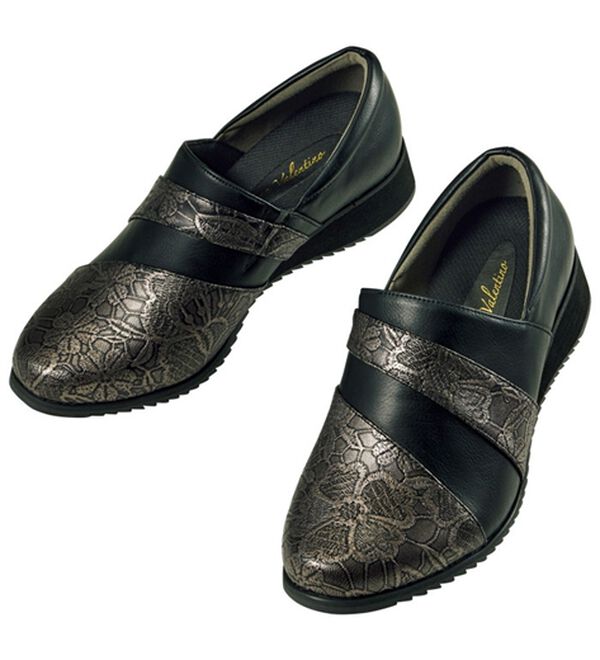 ルフラン（ルフラン）の「ほっそり見え！５Ｅ花柄型押しスリッポン（スリッポン）」｜ブラック