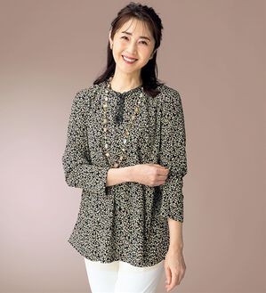 ルフラン（ルフラン）の「日本製ニットちりめんブラウス＜華蓮～かれん～＞（ブラウス）」｜小花柄