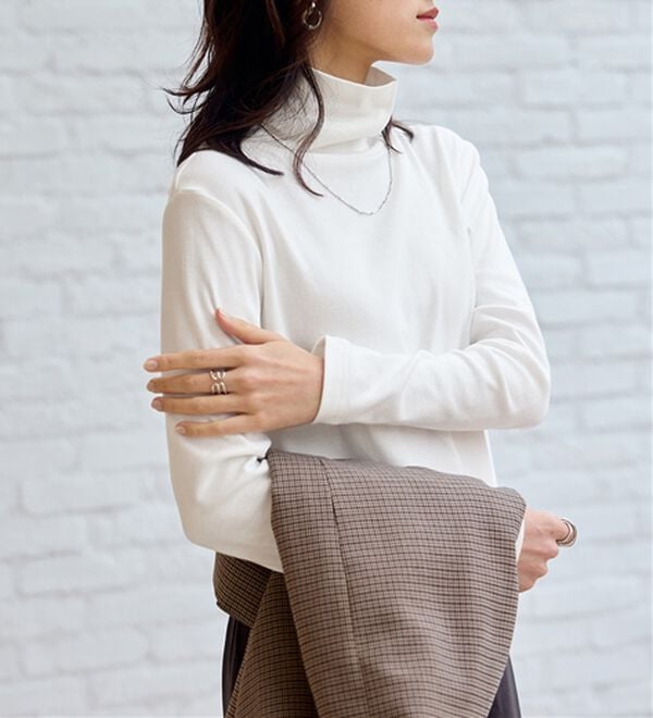 BELLUNA（ベルーナ）の「【選べる衿】肌に優しい綿１００％暖か発熱素材プルオーバー＜ベルホット　コットン＞（カットソー）」｜詳細画像