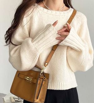 GeeRA（ジーラ）の「ボリュームスリーブショートニット（ニット・セーター）」｜アイボリー