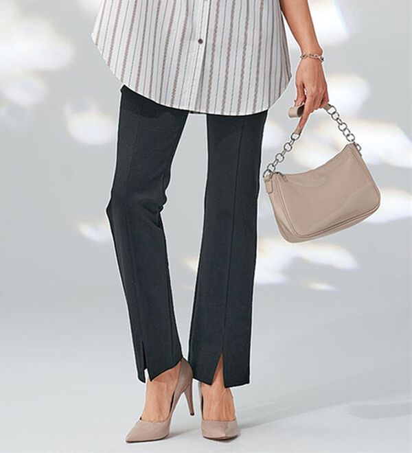 BELLUNA（ベルーナ）の「【日本製】綿混ポンチ素材スリット入り美脚パンツ（フルレングスパンツ）」｜黒