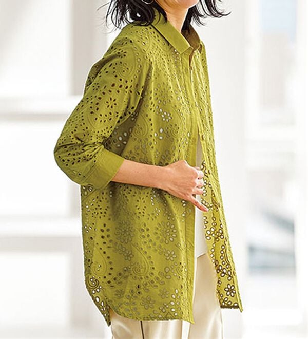 BELLUNA（ベルーナ）の「花柄レース刺しゅうシャツチュニック（チュニック）」｜イエロー