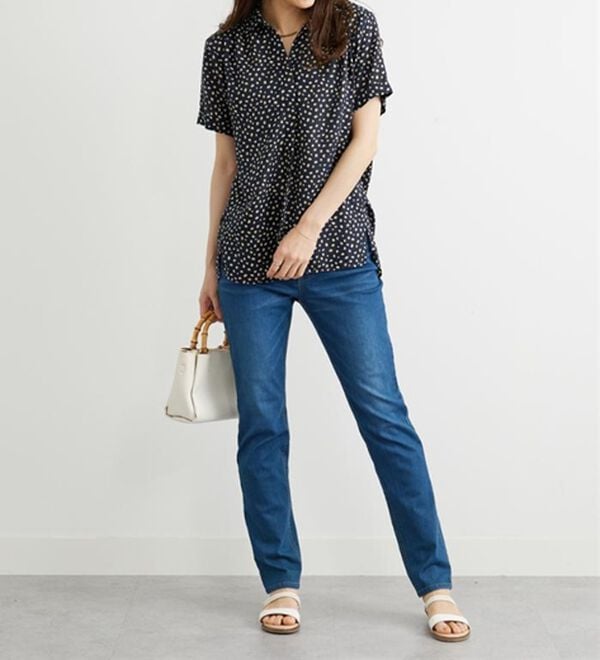 BELLUNA（ベルーナ）の「エアリーツイル裾タックシャツチュニック（チュニック）」｜詳細画像