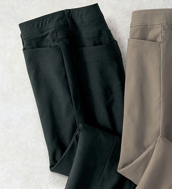 BELLUNA（ベルーナ）の「ウルトラ美脚ストレッチパンツ（フルレングスパンツ）」｜黒