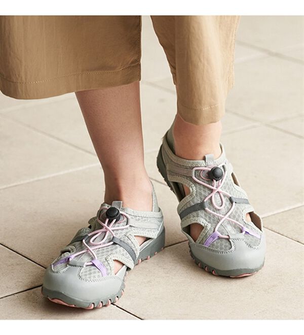 BELLUNA（ベルーナ）の「＜スカンジナビアンフォレスト＞軽量柔らかソール２ＷＡＹシューズ（スニーカー）」｜詳細画像