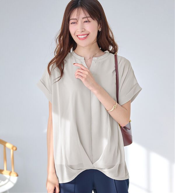 alotta（アロッタ）の「【接触冷感】裾タックふんわりブラウス（ブラウス）」｜ライトグレー