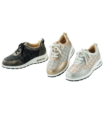BELLUNA（ベルーナ）の「５Ｅビジュー使いパンチングスニーカー（スニーカー）」
