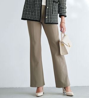 BELLUNA（ベルーナ）の「ハイテンションカルゼ素材美脚パンツ　ブーツカット（フルレングスパンツ）」｜グレージュモカ