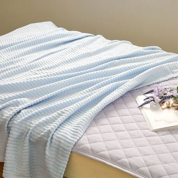 iellio（イエリオ）の「綿１００％軽量タオルケット＜洗える・肌掛け・ブランケット・無地・掛布団＞（肌掛布団・タオルケット）」｜ブルー