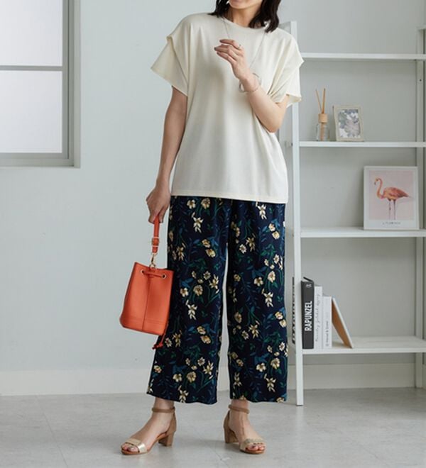 BELLUNA（ベルーナ）の「【2点セット】ネックレス付シャイニーかのこプルオーバー（カットソー）」｜詳細画像