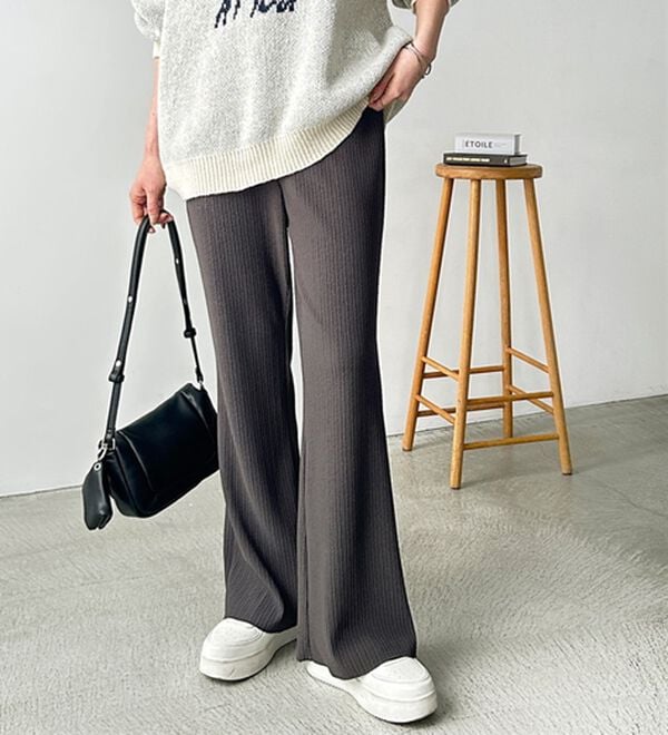 GeeRA（ジーラ）の「セルフカット美脚魅せセミフレアパンツ（フルレングスパンツ）」｜詳細画像