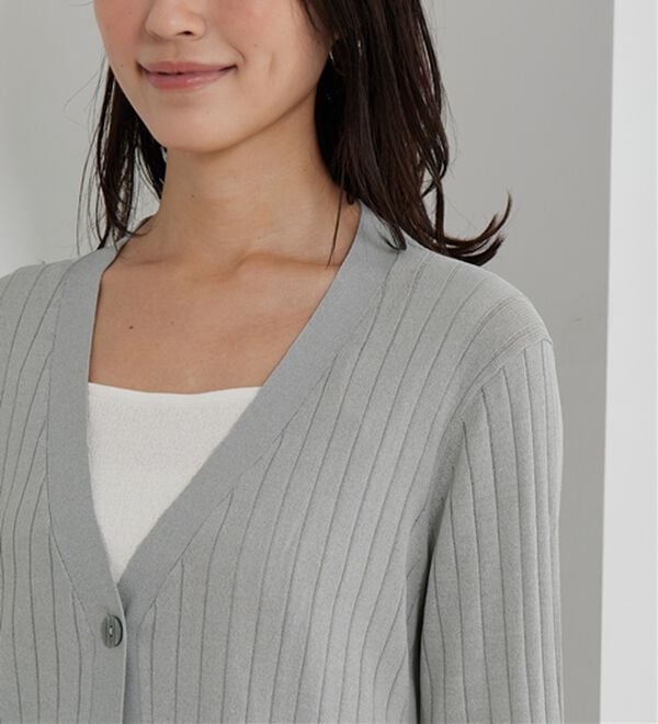 BELLUNA（ベルーナ）の「【店舗・ネット限定】リブ使いボタンデザインカーディガン（ニットカーディガン）」｜詳細画像