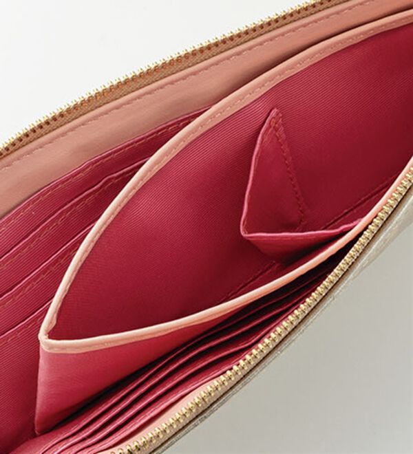 BELLUNA（ベルーナ）の「＜ＬＡＺＹ　ＳＵＳＡＮ＞スター型押牛革財布（財布・パスケース）」｜詳細画像