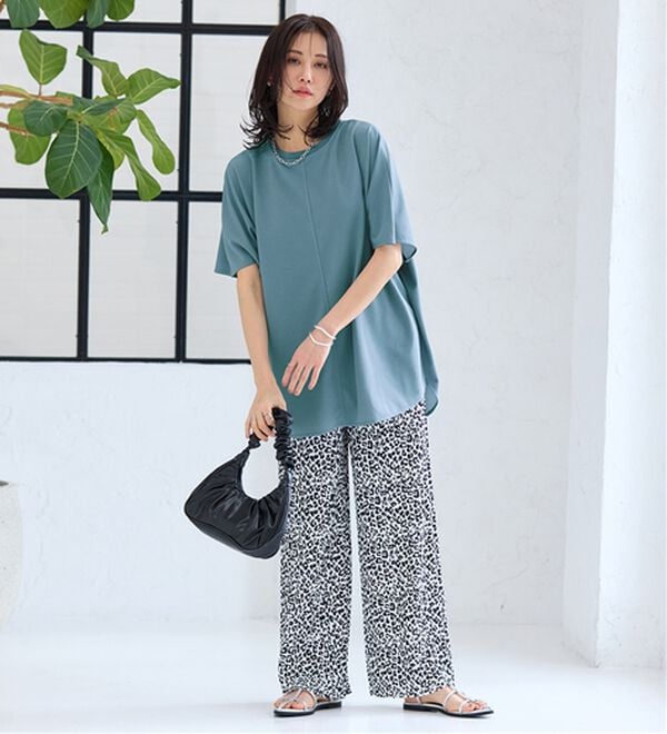 BELLUNA（ベルーナ）の「【接触冷感】Ｔシャツ感覚なのにきちんとブラウス見え！半袖プルオーバー（カットソー）」｜詳細画像