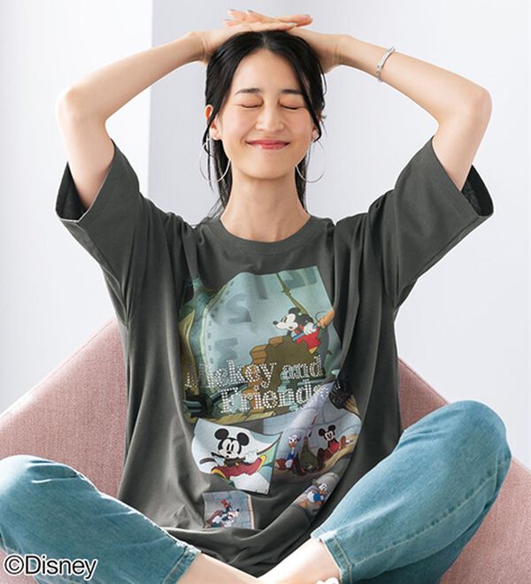 BELLUNA（ベルーナ）の「＜Ｄｉｓｎｅｙ＞ディズニー映画ＰＨＯＴＯ風Ｔシャツ（チュニック）」｜チャコール(ミッキー＆フレンズ)