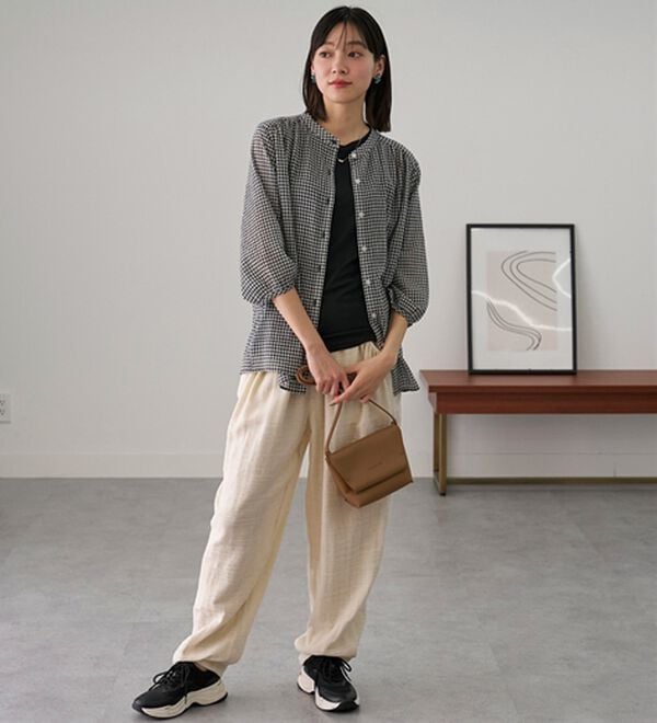 BELLUNA（ベルーナ）の「綿麻ダブルガーゼポッケギャザーパンツ（フルレングスパンツ）」｜詳細画像