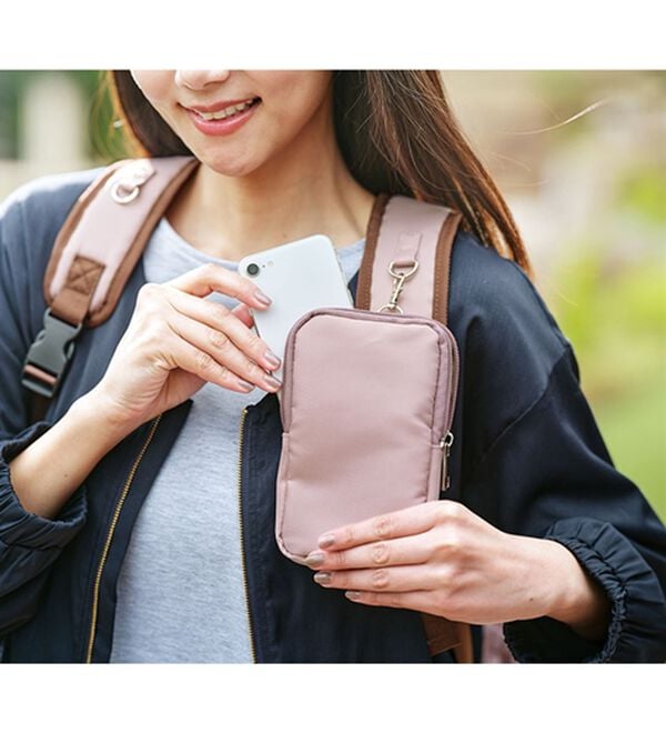 BELLUNA（ベルーナ）の「スマホが取り出しやすい！多収納軽量リュック（リュック）」｜詳細画像