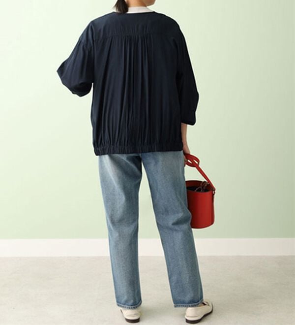 BELLUNA（ベルーナ）の「サテン素材ギャザー使いジャケット（ブルゾン）」｜詳細画像