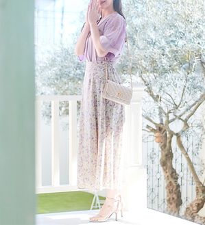 alotta（アロッタ）の「【接触冷感】シルケット素材袖レース切替トップス（カットソー）」｜ラベンダー