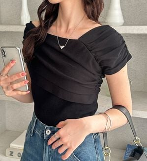 GeeRA（ジーラ）の「ドレープデザイン２ＷＡＹネックニット（ニット・セーター）」｜ブラック