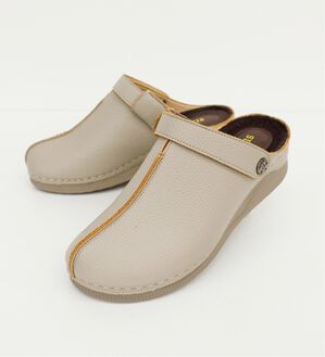 BELLUNA（ベルーナ）の「やわらかレザー調２ＷＡＹミュール（サンダル・ミュール）」｜グレー