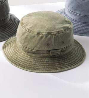 「＜クロコダイル＞こだわりの洗い加工帽子（メンズ帽子）」｜サハリベージュ